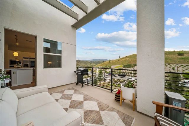 26729 Greylock Lane 302, Valencia, CA 91381