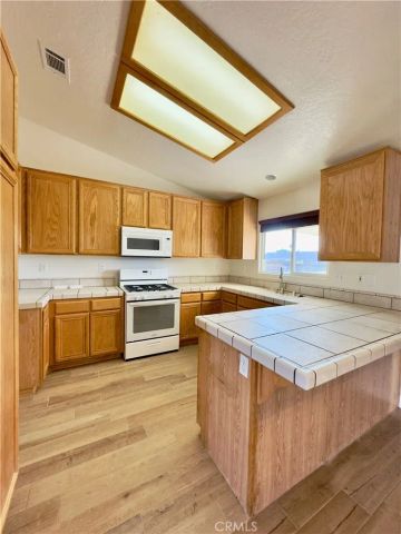 12401 Tesuque Road, Apple Valley, CA 92308