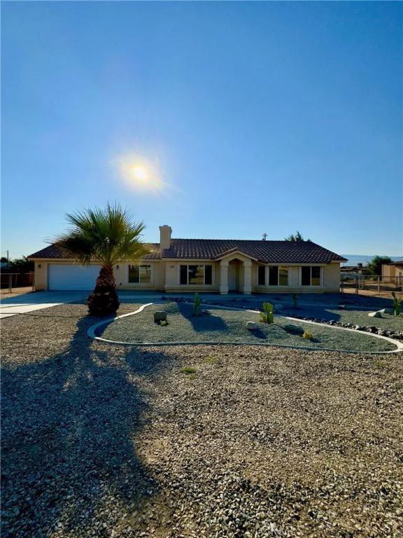 12401 Tesuque Road, Apple Valley, CA 92308