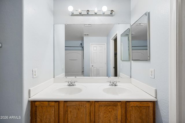 7940 W FLORENCE Avenue, Phoenix, AZ 85043