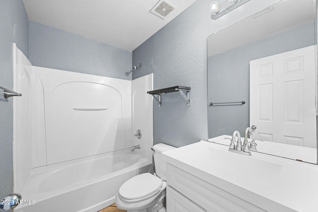 7940 W FLORENCE Avenue, Phoenix, AZ 85043