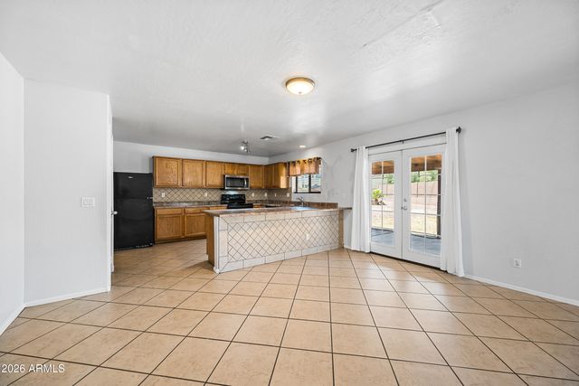 7940 W FLORENCE Avenue, Phoenix, AZ 85043