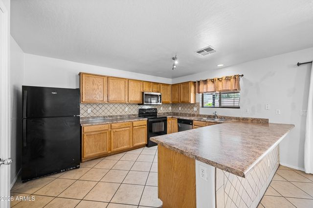 7940 W FLORENCE Avenue, Phoenix, AZ 85043