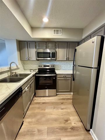 2301 Basil Drive F214, Arlington, TX 76006