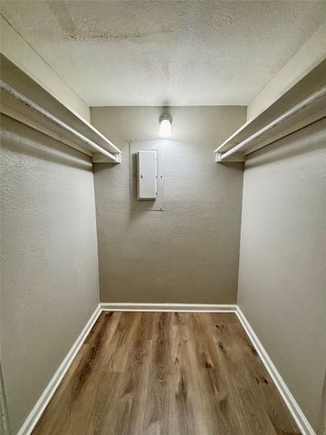 2301 Basil Drive F214, Arlington, TX 76006