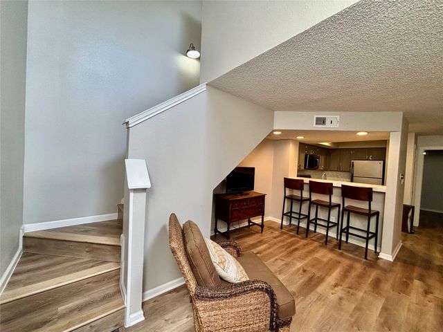 2301 Basil Drive F214, Arlington, TX 76006