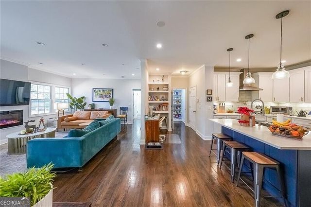 2409 Meadow Isle Lane, Lawrenceville, GA 30043