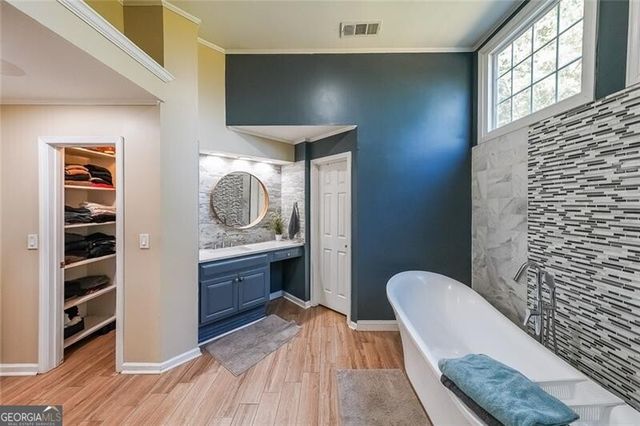 2409 Meadow Isle Lane, Lawrenceville, GA 30043