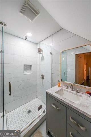 2409 Meadow Isle Lane, Lawrenceville, GA 30043