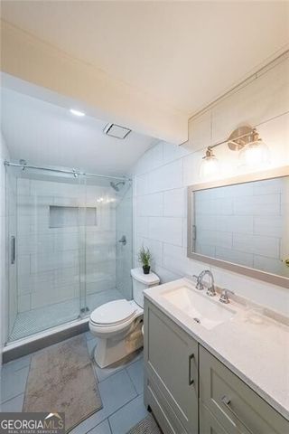 2409 Meadow Isle Lane, Lawrenceville, GA 30043