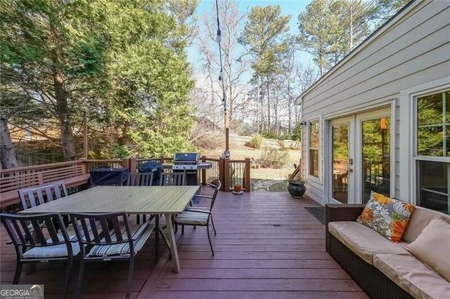 2409 Meadow Isle Lane, Lawrenceville, GA 30043