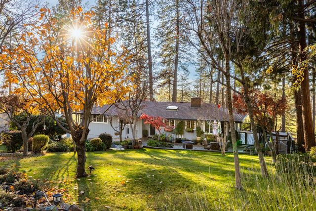 12636 Nottingham Ln, Grass Valley, CA 95949
