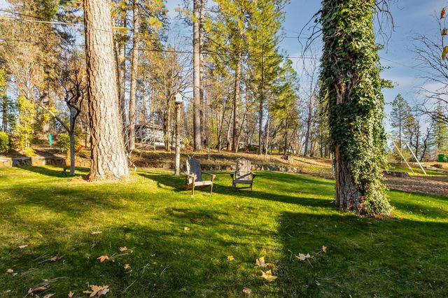 12636 Nottingham Ln, Grass Valley, CA 95949