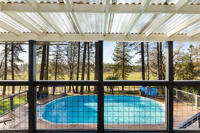 12636 Nottingham Ln, Grass Valley, CA 95949