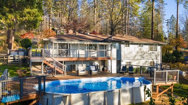 12636 Nottingham Ln, Grass Valley, CA 95949