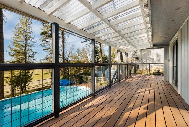 12636 Nottingham Ln, Grass Valley, CA 95949