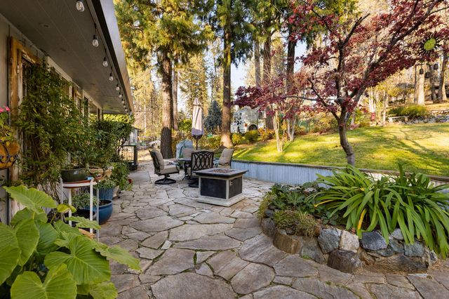 12636 Nottingham Ln, Grass Valley, CA 95949