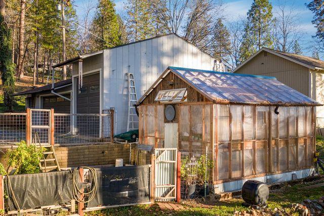 12636 Nottingham Ln, Grass Valley, CA 95949