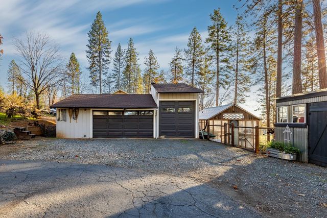 12636 Nottingham Ln, Grass Valley, CA 95949