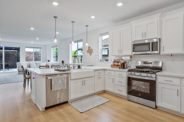 3366 Apollo Ct, Folsom, CA 95630