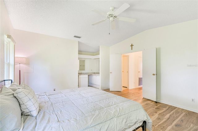 1114 PARADISE DRIVE, Lady Lake, FL 32159