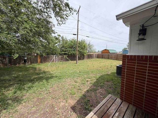1006 Rainbow Dr, Salina, KS 67401