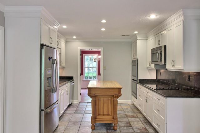 7982 DOVIE LN, Germantown, TN 38138