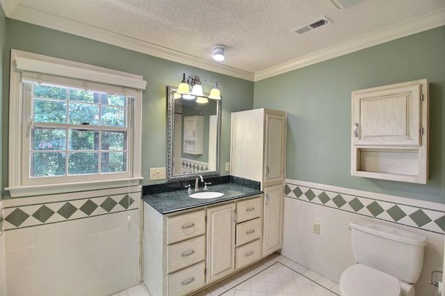 7982 DOVIE LN, Germantown, TN 38138