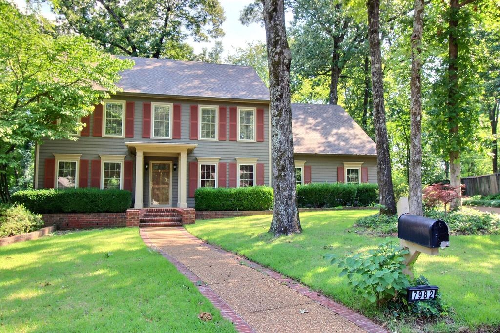 7982 DOVIE LN, Germantown, TN 38138
