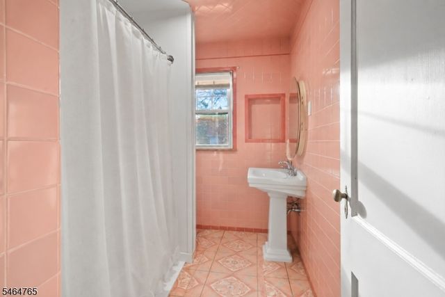 417 E 40Th St, Paterson City, NJ 07504