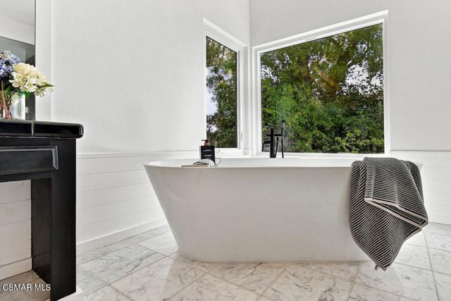 5536 Easterly Road, Agoura Hills, CA 91301