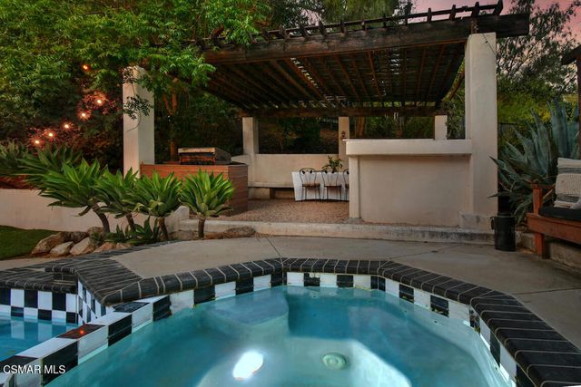 5536 Easterly Road, Agoura Hills, CA 91301