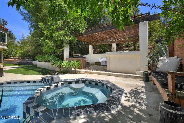 5536 Easterly Road, Agoura Hills, CA 91301