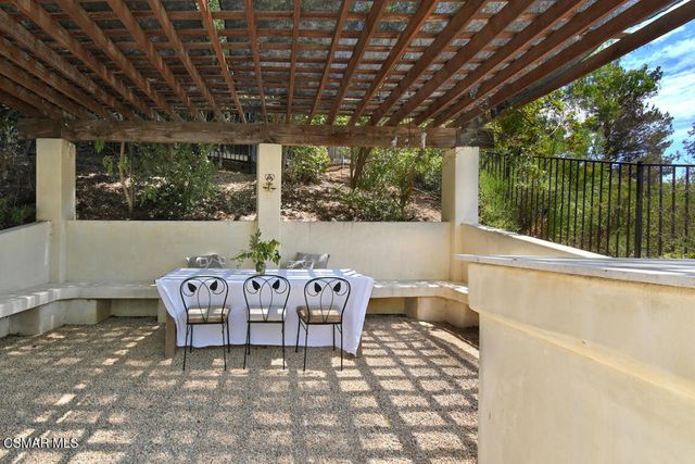 5536 Easterly Road, Agoura Hills, CA 91301