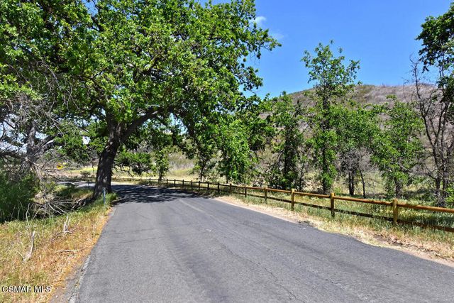 5536 Easterly Road, Agoura Hills, CA 91301
