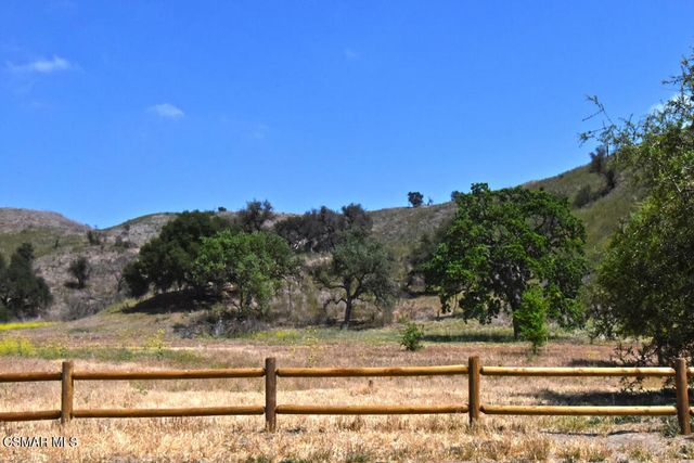 5536 Easterly Road, Agoura Hills, CA 91301