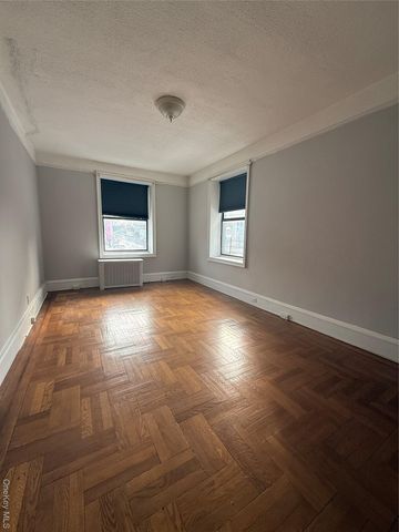 50-05 43 Ave 1L, Woodside, NY 11377