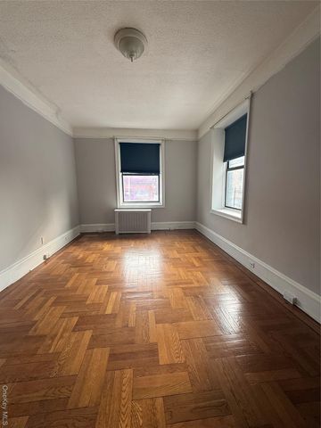 50-05 43 Ave 1L, Woodside, NY 11377