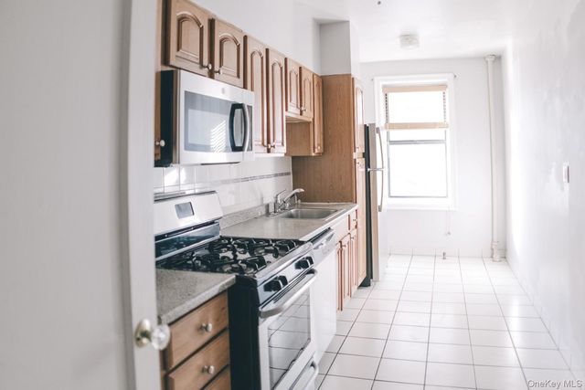 50-05 43 Ave 1L, Woodside, NY 11377