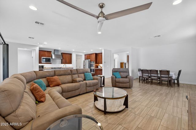 39889 N HAILEY Lane, San Tan Valley, AZ 85140