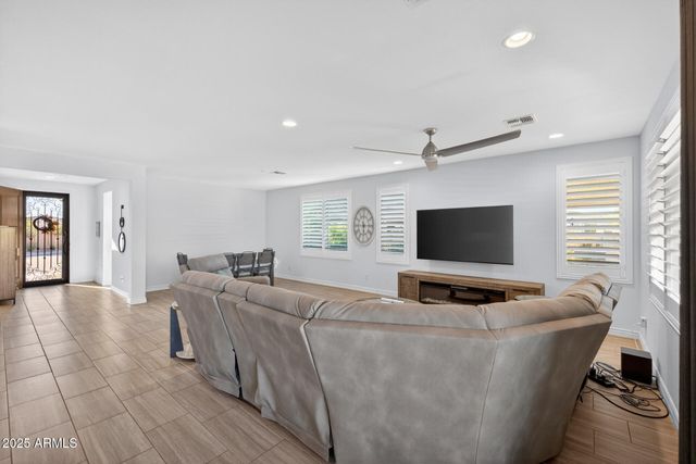 39889 N HAILEY Lane, San Tan Valley, AZ 85140