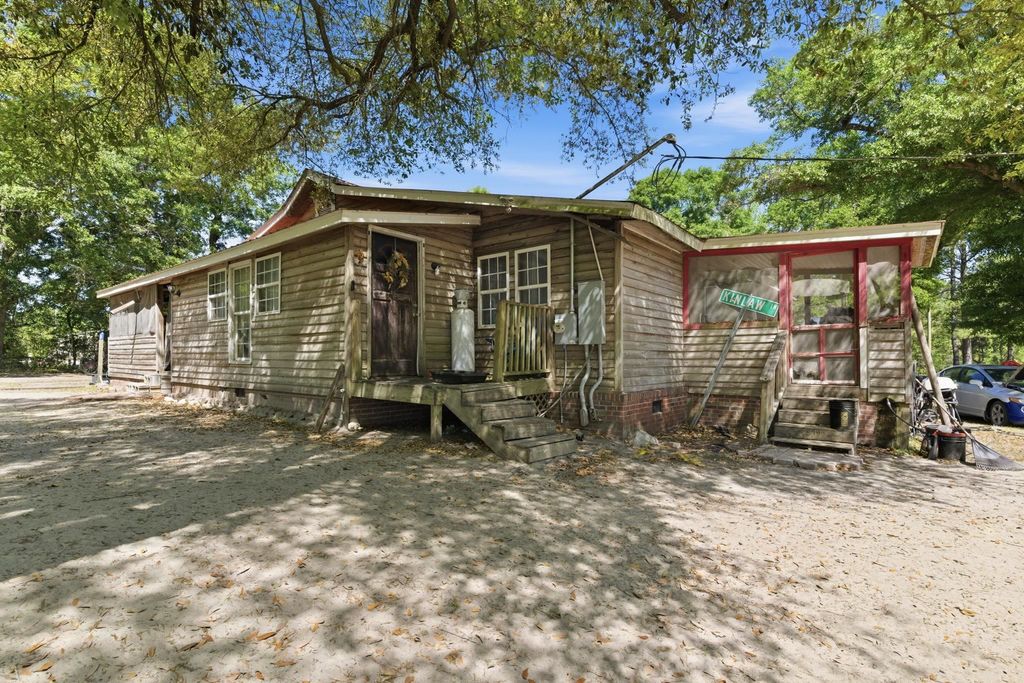 6840 Persimmon Rd., Aynor, SC 29511