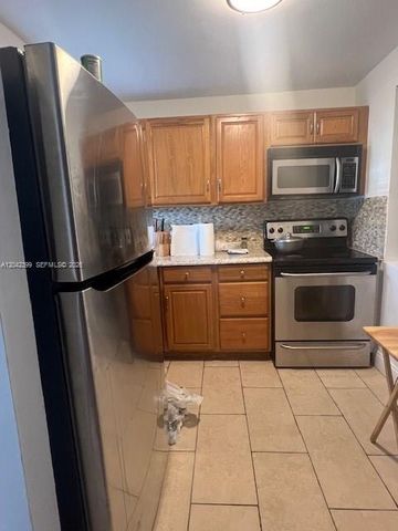 8285 Sunrise Lakes Boulevard 106, Sunrise, FL 33322