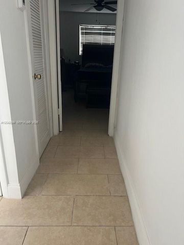8285 Sunrise Lakes Boulevard 106, Sunrise, FL 33322
