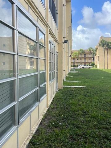 8285 Sunrise Lakes Boulevard 106, Sunrise, FL 33322