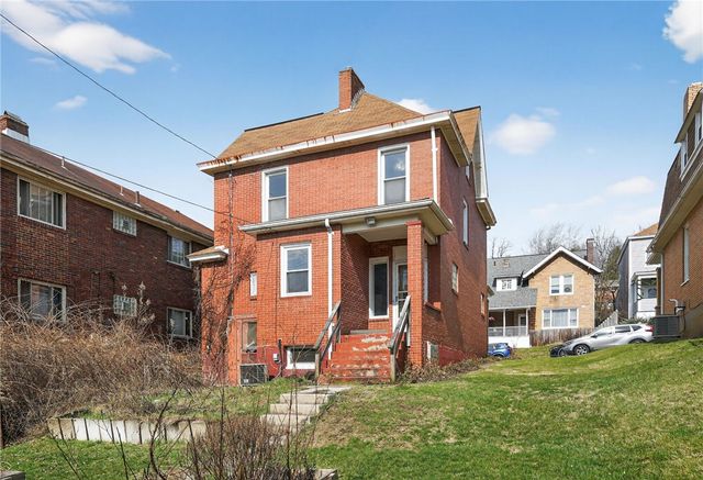 8 Oakmont St, Crafton Heights, PA 15205