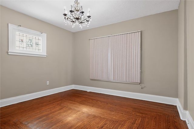 8 Oakmont St, Crafton Heights, PA 15205