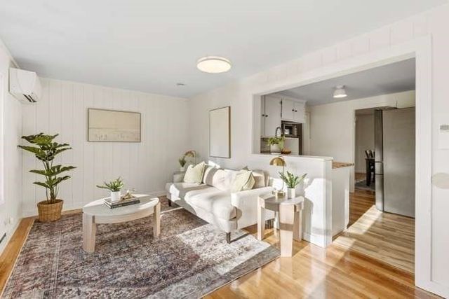 567 Poplar St, Boston, MA 02131