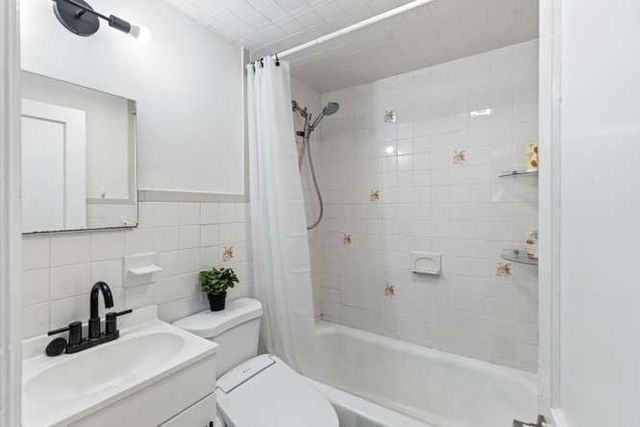 567 Poplar St, Boston, MA 02131