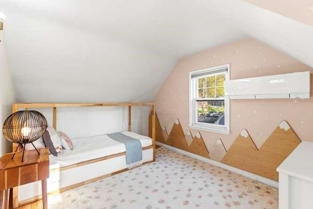 567 Poplar St, Boston, MA 02131